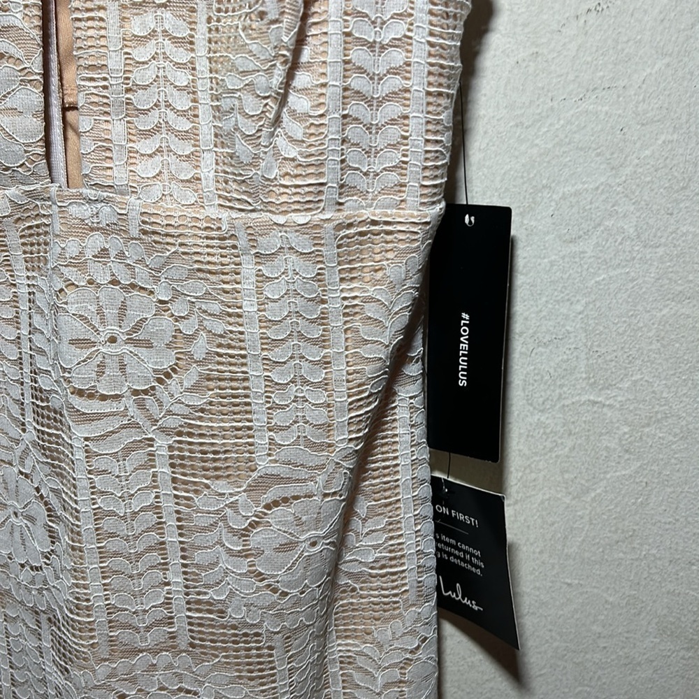 Lulu’s Avianna White and Beige Lace Bodycon Dress Size XS NWT - Picture 7 of 9